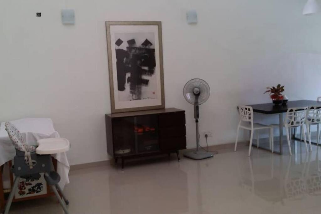 Terrace House Near Stulang Laut Ciq Midvalley Ksl For 7Pax ジョホールバル エクステリア 写真