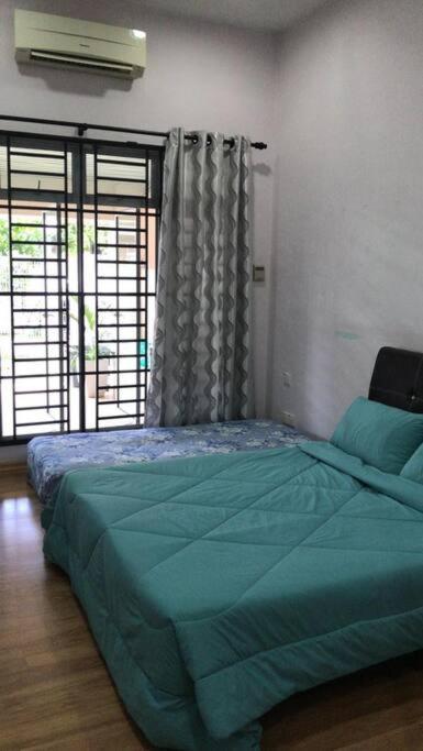 Terrace House Near Stulang Laut Ciq Midvalley Ksl For 7Pax ジョホールバル エクステリア 写真
