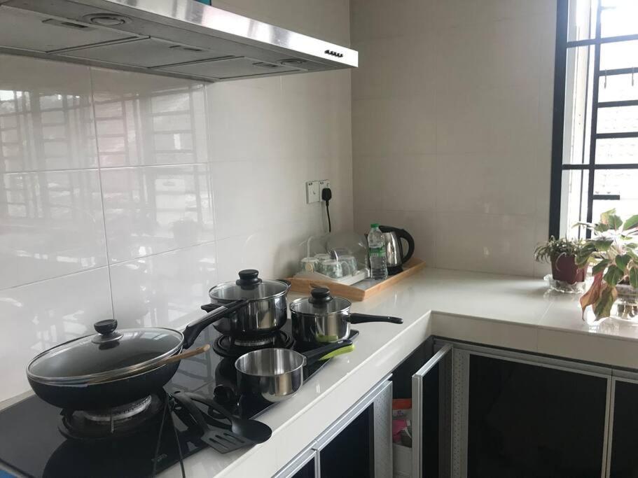 Terrace House Near Stulang Laut Ciq Midvalley Ksl For 7Pax ジョホールバル エクステリア 写真