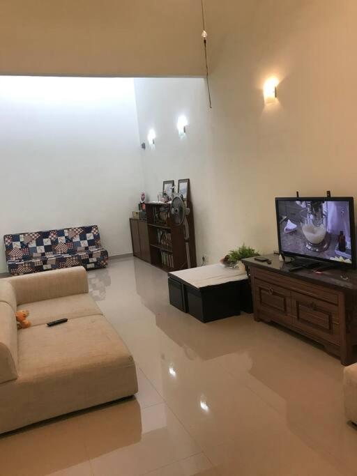 Terrace House Near Stulang Laut Ciq Midvalley Ksl For 7Pax ジョホールバル エクステリア 写真