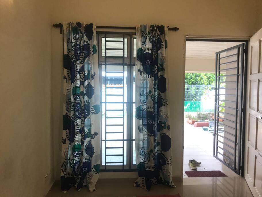 Terrace House Near Stulang Laut Ciq Midvalley Ksl For 7Pax ジョホールバル エクステリア 写真