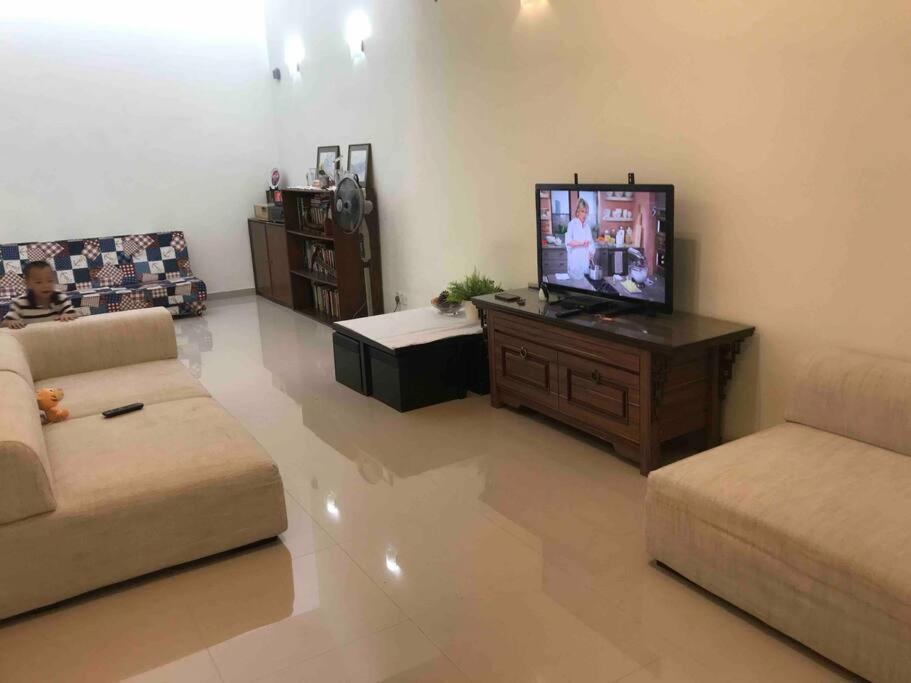 Terrace House Near Stulang Laut Ciq Midvalley Ksl For 7Pax ジョホールバル エクステリア 写真