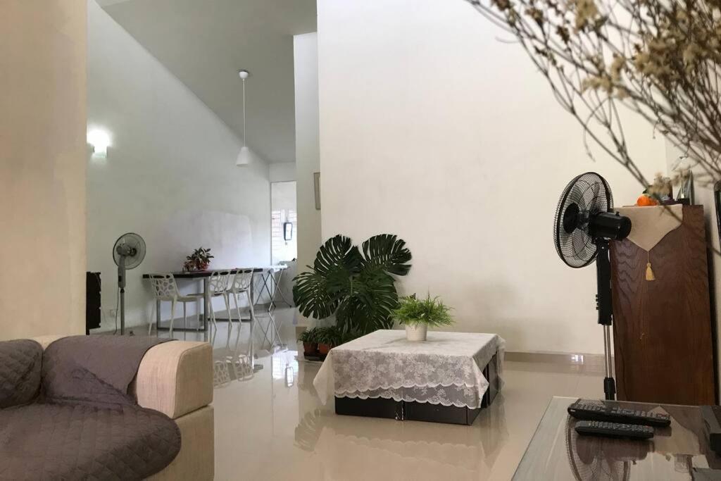 Terrace House Near Stulang Laut Ciq Midvalley Ksl For 7Pax ジョホールバル エクステリア 写真